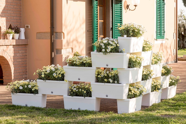 Brick White outdoor set of 5 modular planters